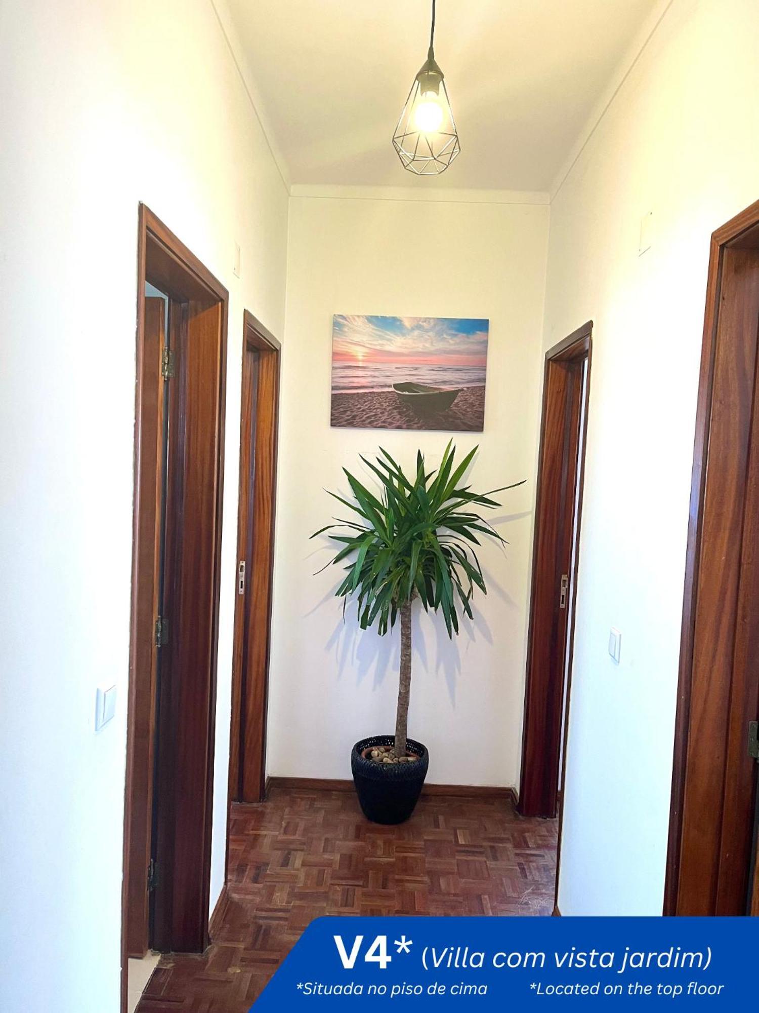 W.h.house * Atouguia Da Baleia