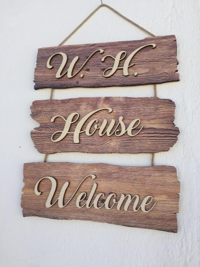 W.h.house Atouguia Da Baleia